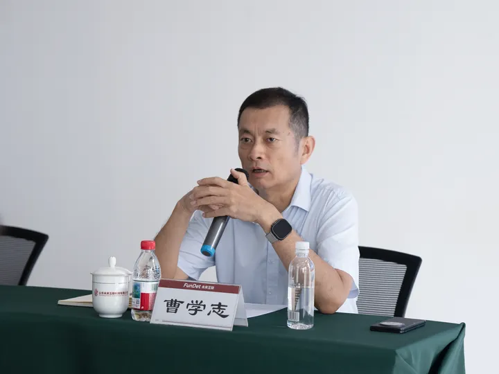 ce693ec0-c665-4b46-8592-0f31633fd097.webp